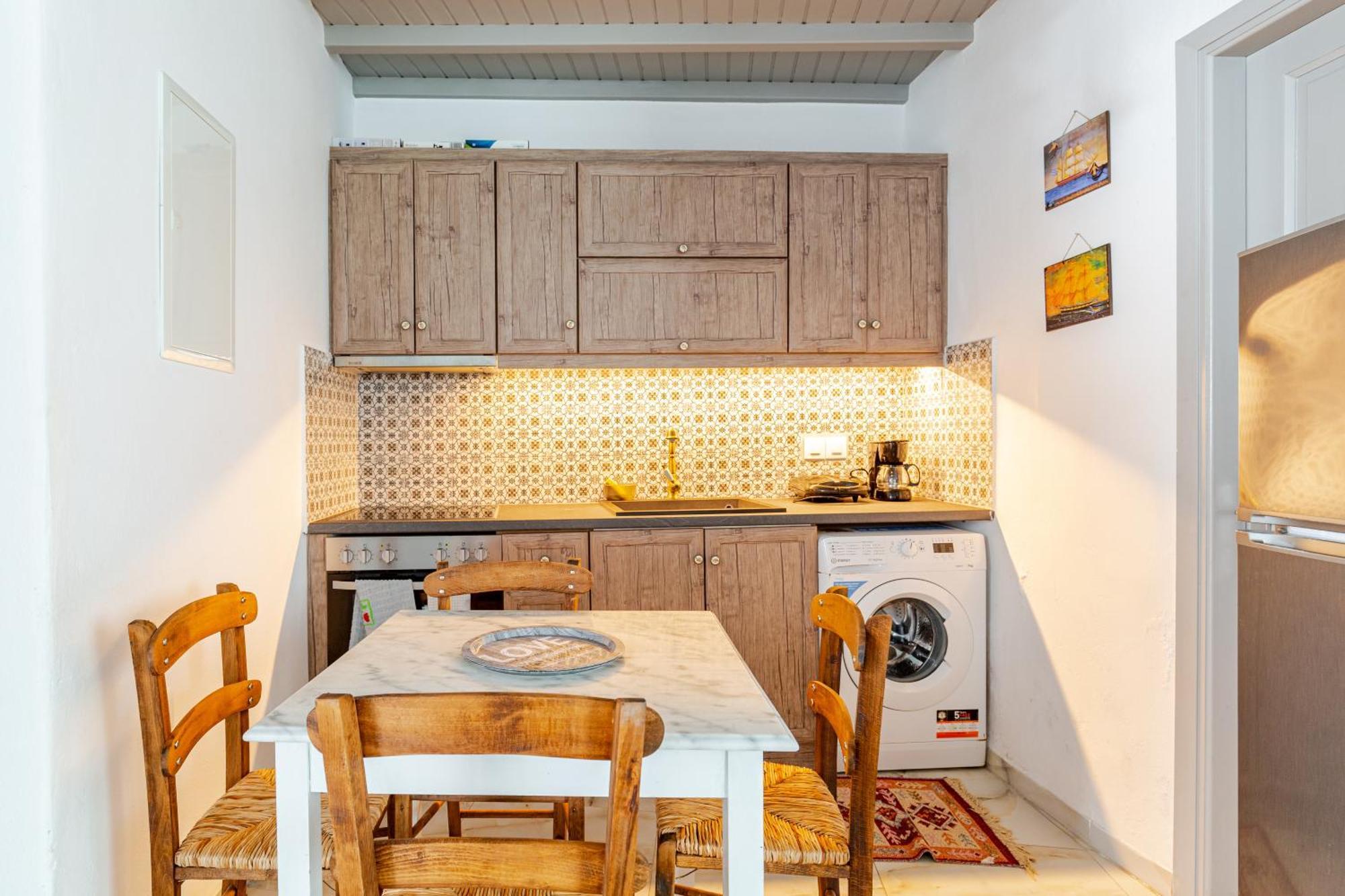 Elenitas Beach House In Ornos Екстер'єр фото