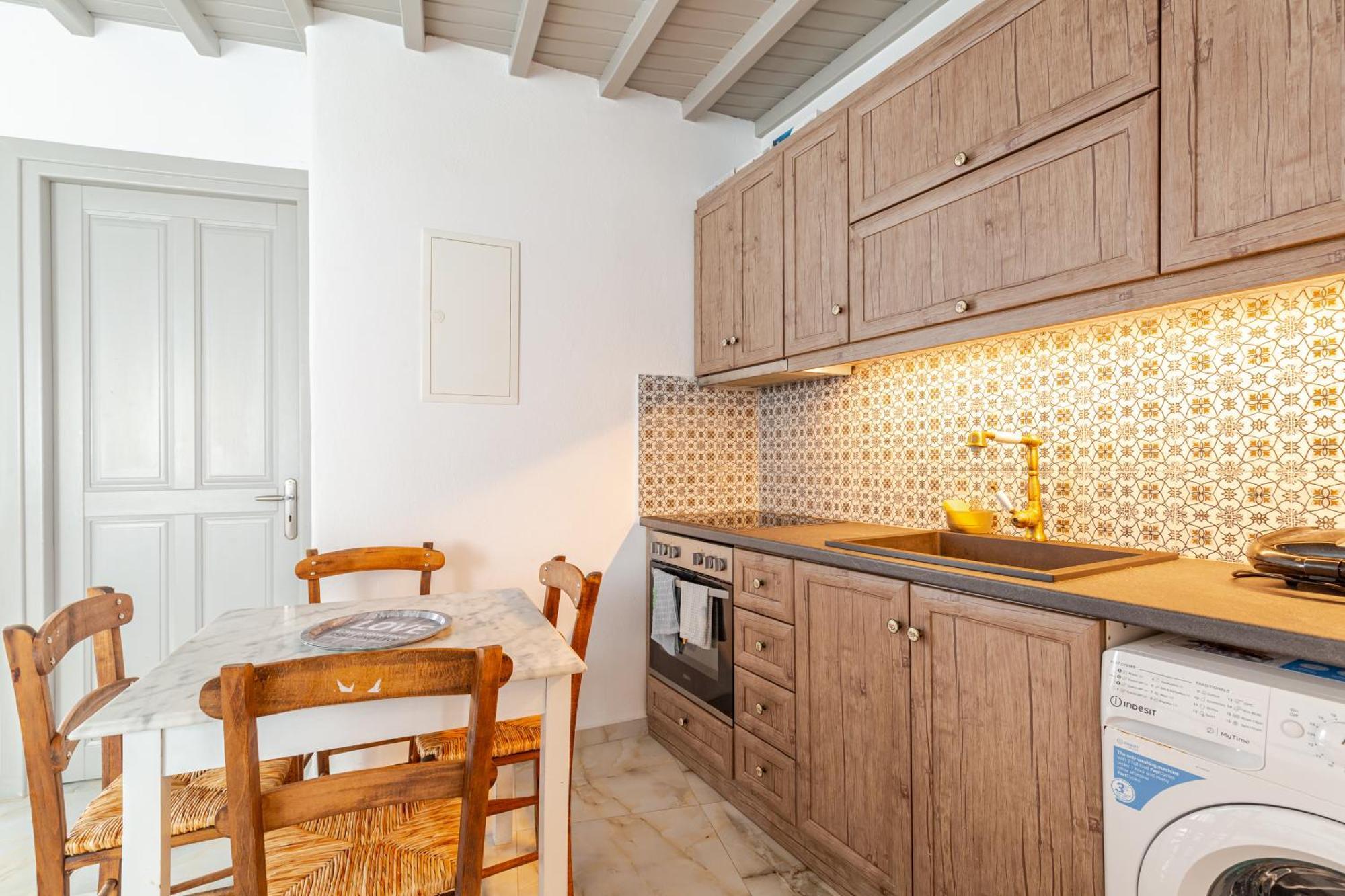 Elenitas Beach House In Ornos Екстер'єр фото
