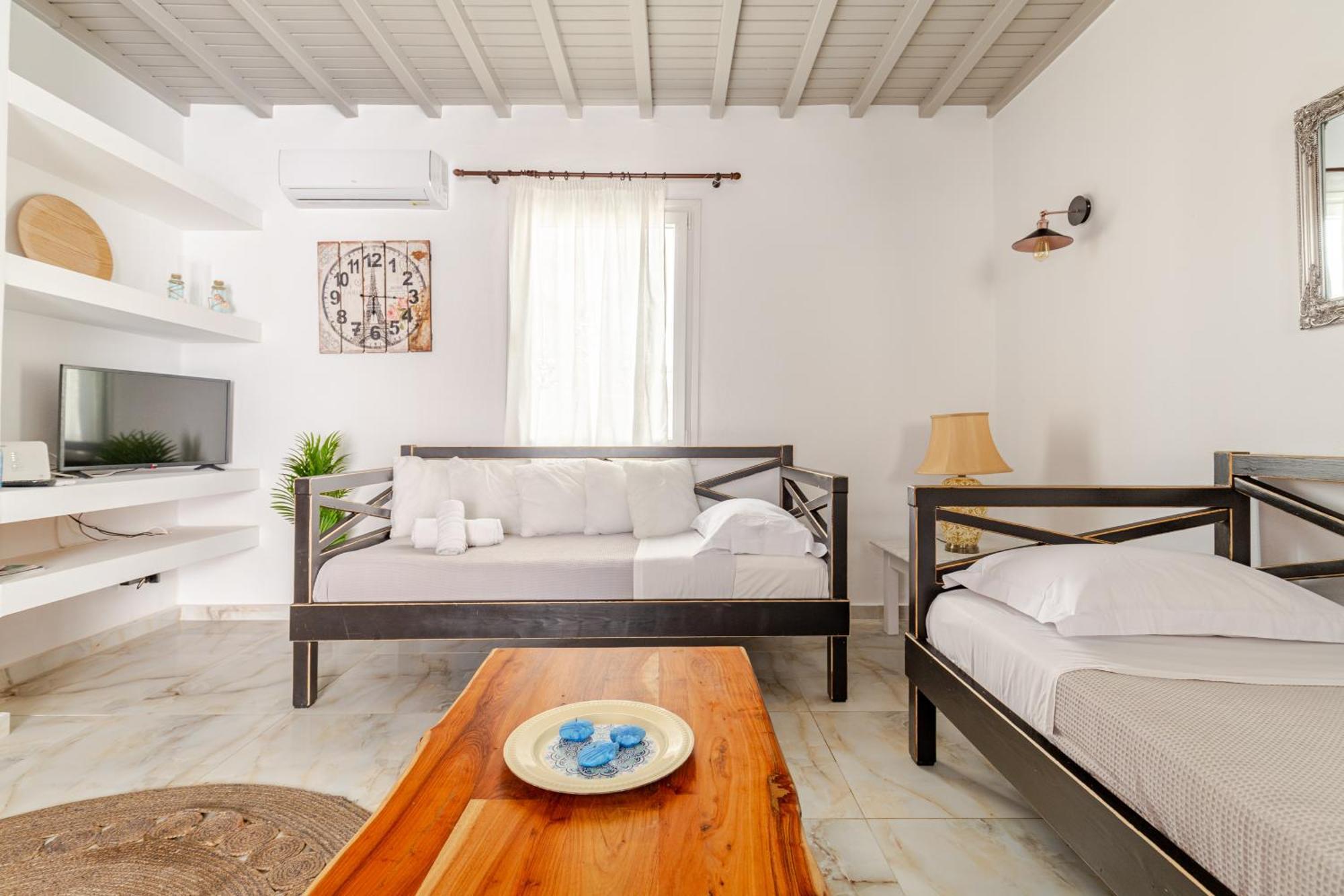 Elenitas Beach House In Ornos Екстер'єр фото