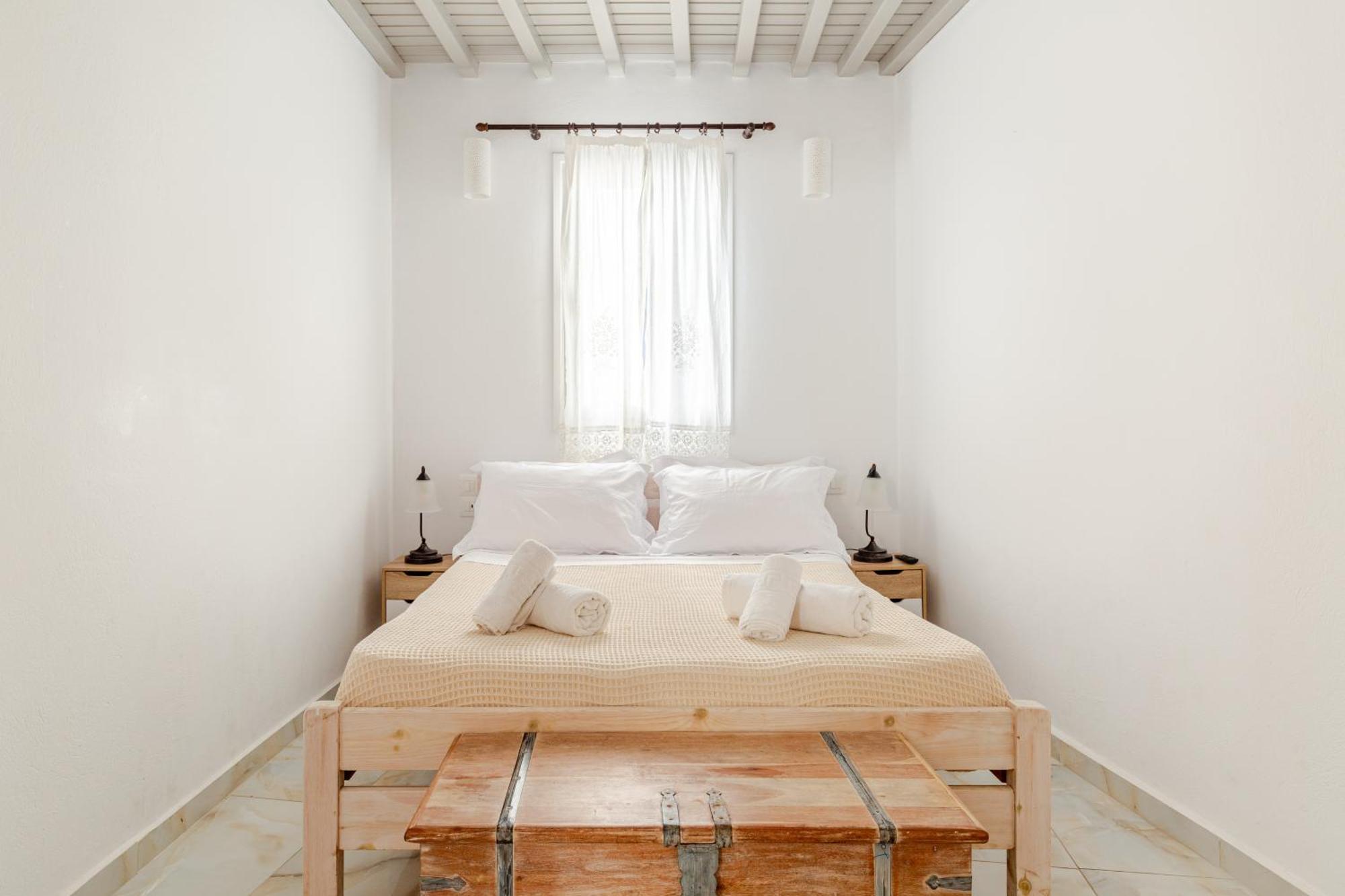 Elenitas Beach House In Ornos Екстер'єр фото